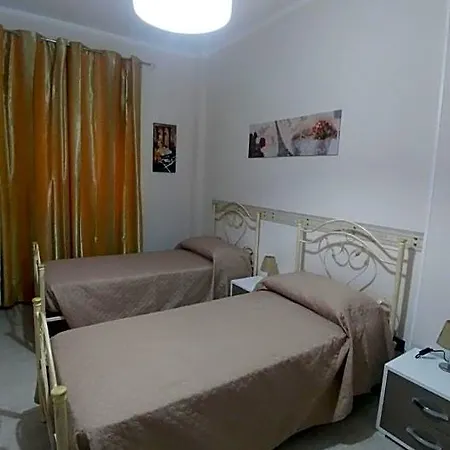 Oda ve Kahvaltı I Portici 2*